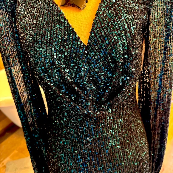 Ieena Mac Duggal Emerald Sequin Green Dress With Long Sleeves Gold Buttons 6 - Picture 15 of 15